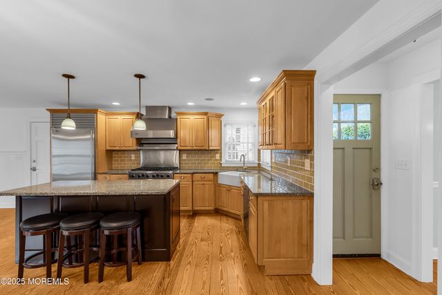 20 Rosalie Avenue, Rumson, NJ 07760