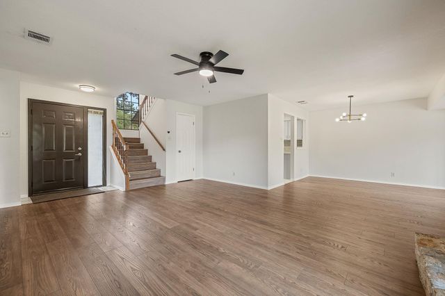 8905 Bridgewood TRL, Austin, TX 78729