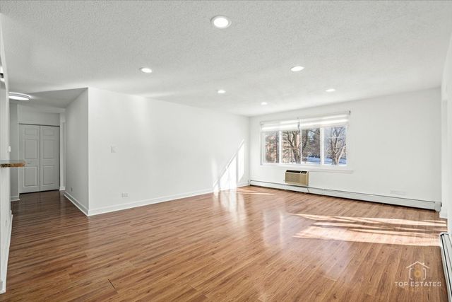 1107 S OLD WILKE Road 208, Arlington Heights, IL 60005