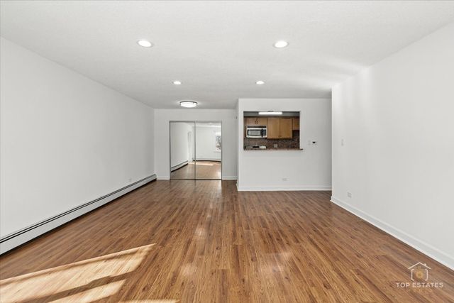 1107 S OLD WILKE Road 208, Arlington Heights, IL 60005