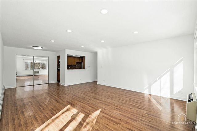 1107 S OLD WILKE Road 208, Arlington Heights, IL 60005