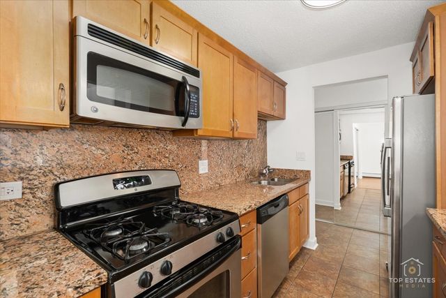 1107 S OLD WILKE Road 208, Arlington Heights, IL 60005