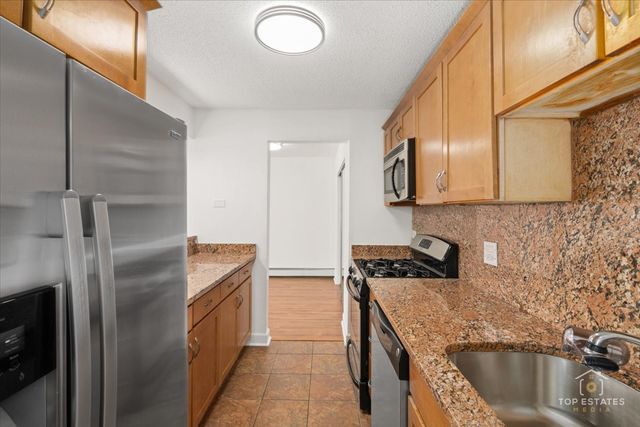 1107 S OLD WILKE Road 208, Arlington Heights, IL 60005