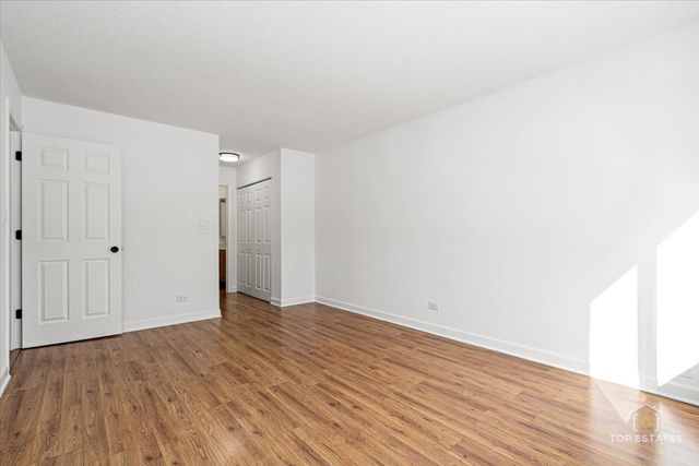 1107 S OLD WILKE Road 208, Arlington Heights, IL 60005