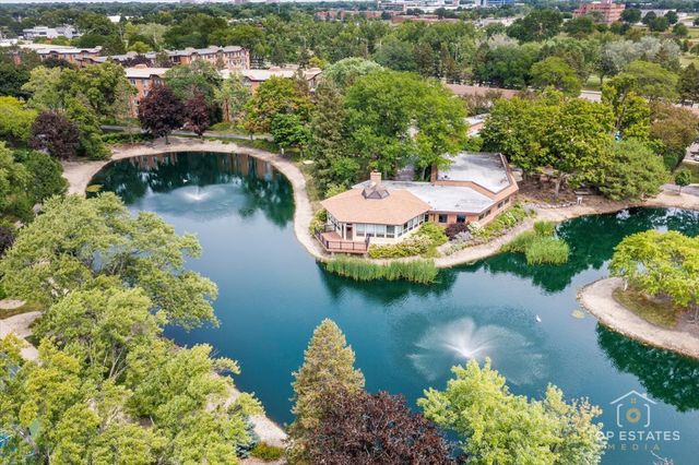 1107 S OLD WILKE Road 208, Arlington Heights, IL 60005