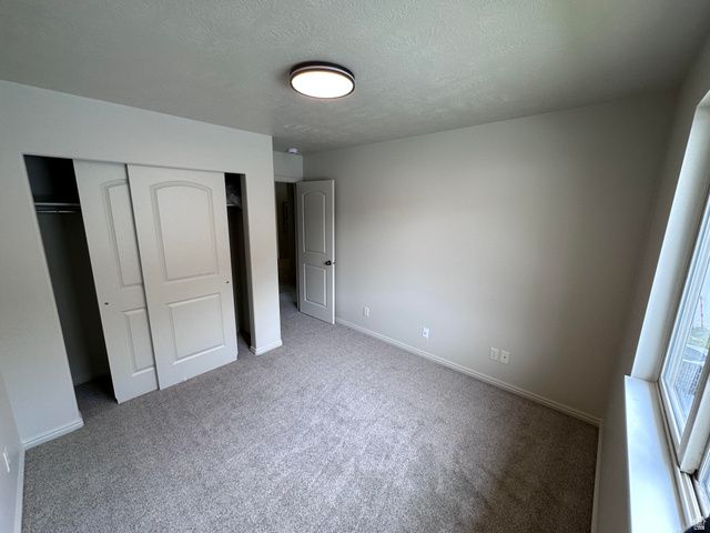 5754 S CREST FLOWER WAY, Kearns, UT 84118