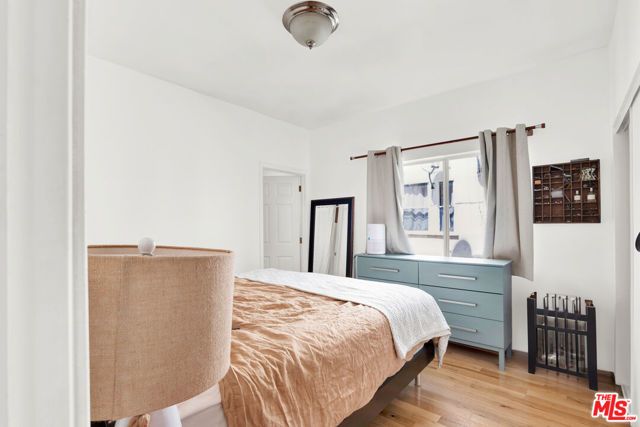 1135 N Coronado Street, Los Angeles, CA 90026