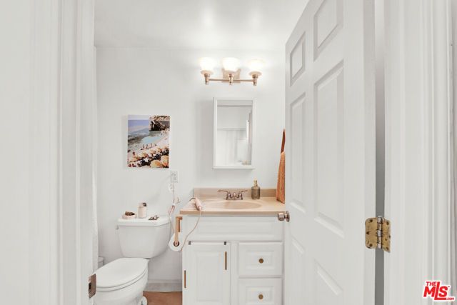 1135 N Coronado Street, Los Angeles, CA 90026