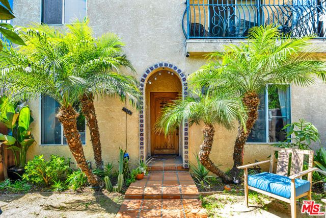 1135 N Coronado Street, Los Angeles, CA 90026