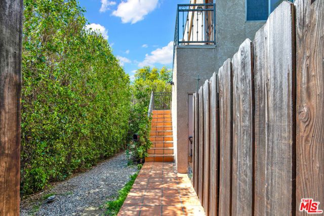 1135 N Coronado Street, Los Angeles, CA 90026