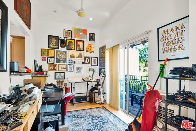 1135 N Coronado Street, Los Angeles, CA 90026