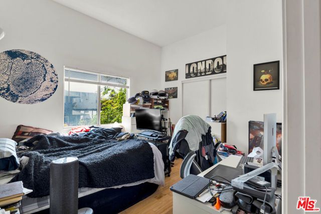 1135 N Coronado Street, Los Angeles, CA 90026