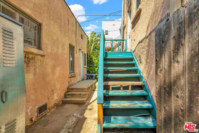 1135 N Coronado Street, Los Angeles, CA 90026