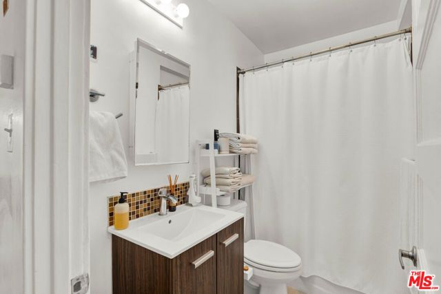 1135 N Coronado Street, Los Angeles, CA 90026