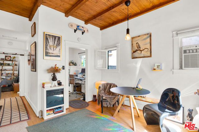 1135 N Coronado Street, Los Angeles, CA 90026