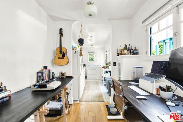 1135 N Coronado Street, Los Angeles, CA 90026