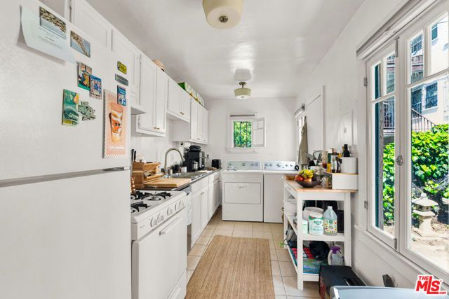 1135 N Coronado Street, Los Angeles, CA 90026