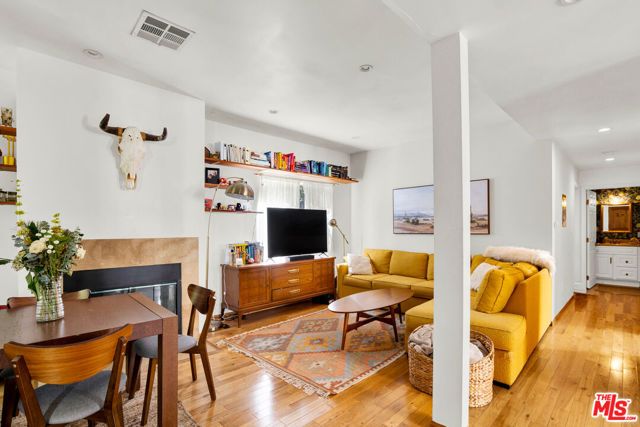 1135 N Coronado Street, Los Angeles, CA 90026