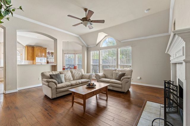 632 Delores Drive, Grand Prairie, TX 75052
