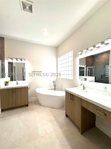 6525 Pavone St, Lake Worth, FL 33467