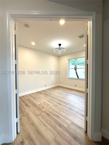 6525 Pavone St, Lake Worth, FL 33467