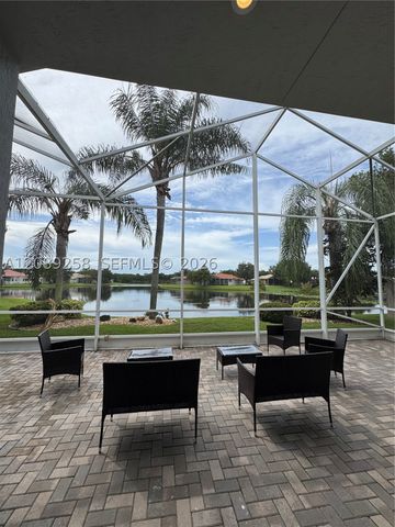 6525 Pavone St, Lake Worth, FL 33467