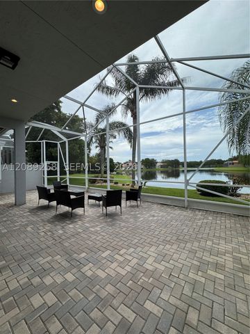 6525 Pavone St, Lake Worth, FL 33467