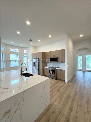 6525 Pavone St, Lake Worth, FL 33467