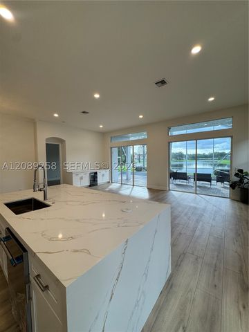6525 Pavone St, Lake Worth, FL 33467