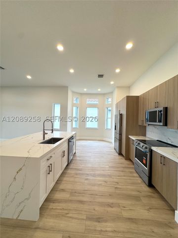 6525 Pavone St, Lake Worth, FL 33467