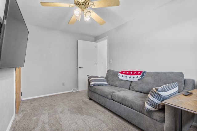 4471 GRIMSON ROAD, Oshkosh, WI 54904