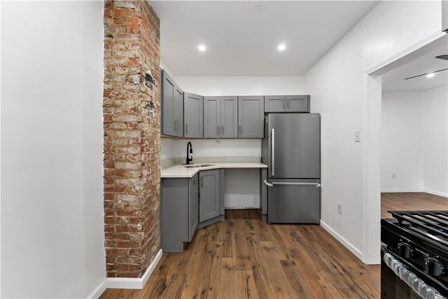 214 Morewood Ave, Bloomfield, PA 15213
