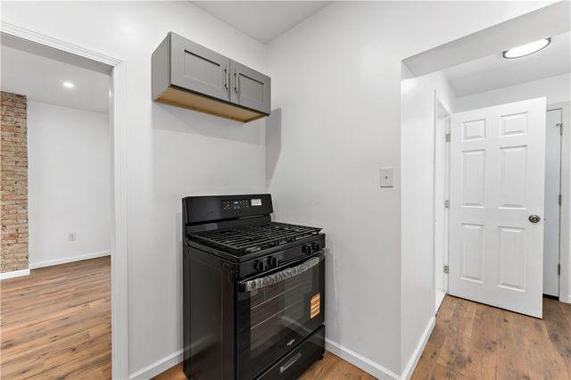 214 Morewood Ave, Bloomfield, PA 15213