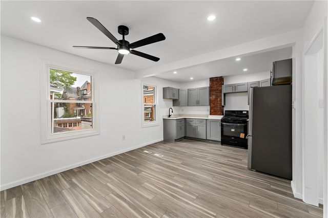 214 Morewood Ave, Bloomfield, PA 15213