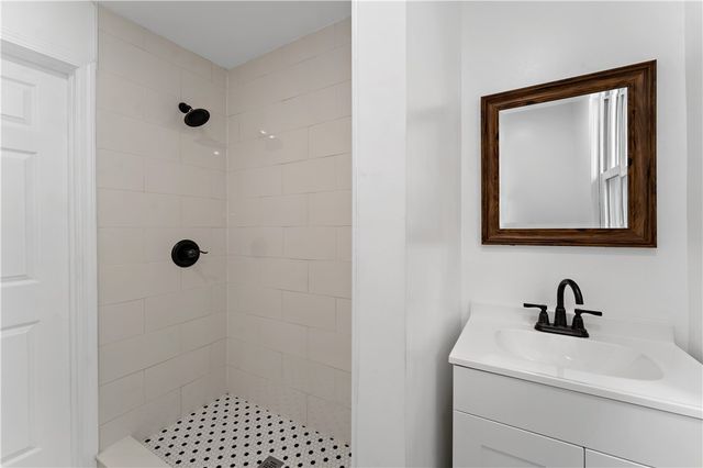 214 Morewood Ave, Bloomfield, PA 15213