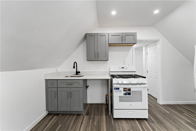 214 Morewood Ave, Bloomfield, PA 15213