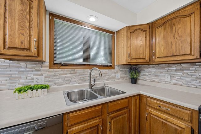 1914 12th Avenue, Coralville, IA 52241