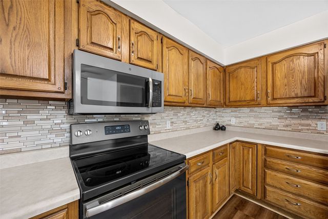 1914 12th Avenue, Coralville, IA 52241