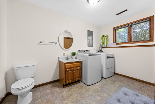 1914 12th Avenue, Coralville, IA 52241