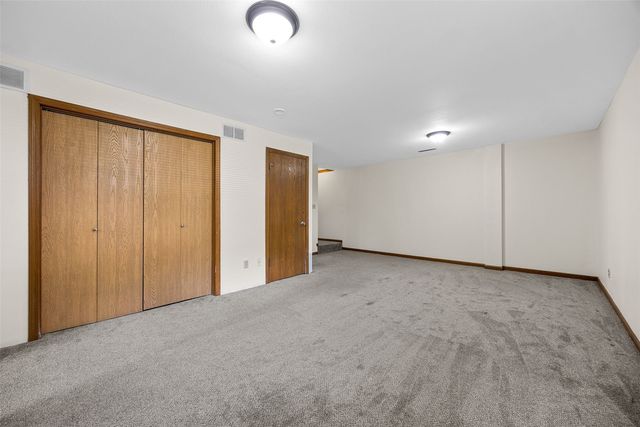 1914 12th Avenue, Coralville, IA 52241