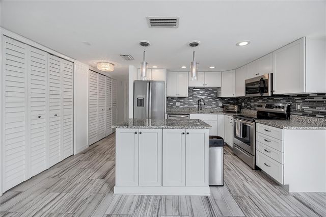 7600 SUN ISLAND DRIVE S 107, South Pasadena, FL 33707