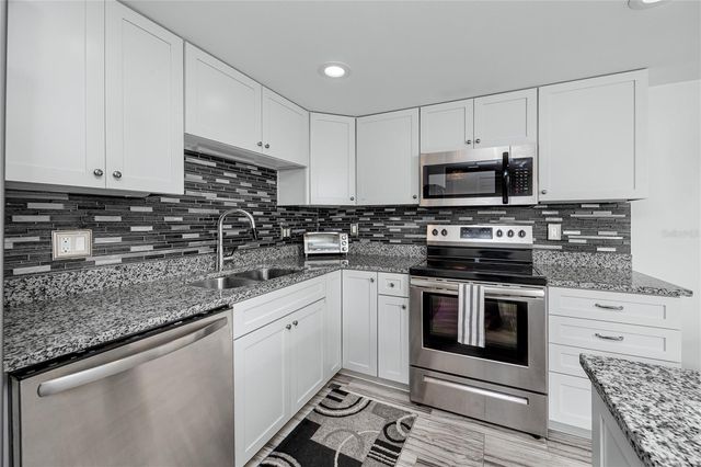 7600 SUN ISLAND DRIVE S 107, South Pasadena, FL 33707