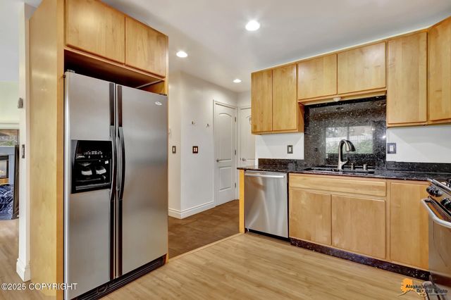 1005 W 80th Avenue, Anchorage, AK 99518