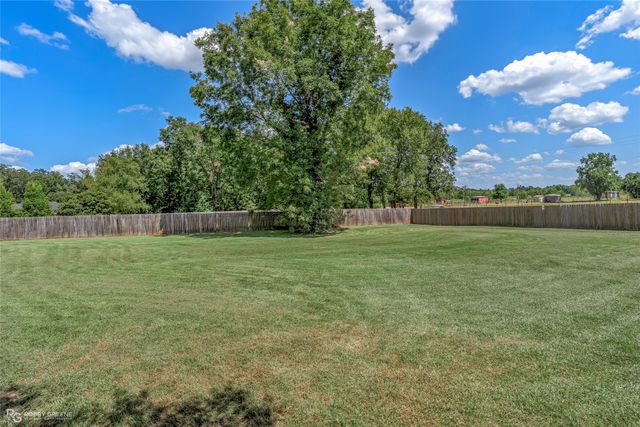 110 Dogwood South Lane, Haughton, LA 71037