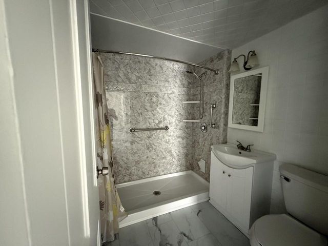 1537 E Irving PLACE, Milwaukee, WI 53202