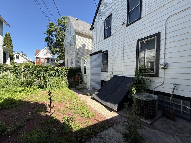 1537 E Irving PLACE, Milwaukee, WI 53202