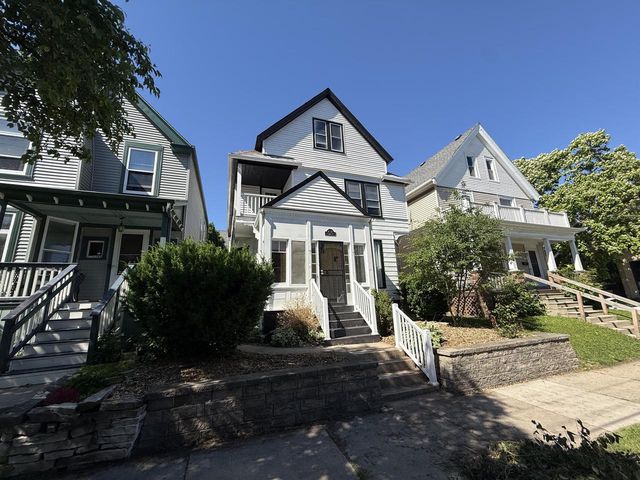 1537 E Irving PLACE, Milwaukee, WI 53202