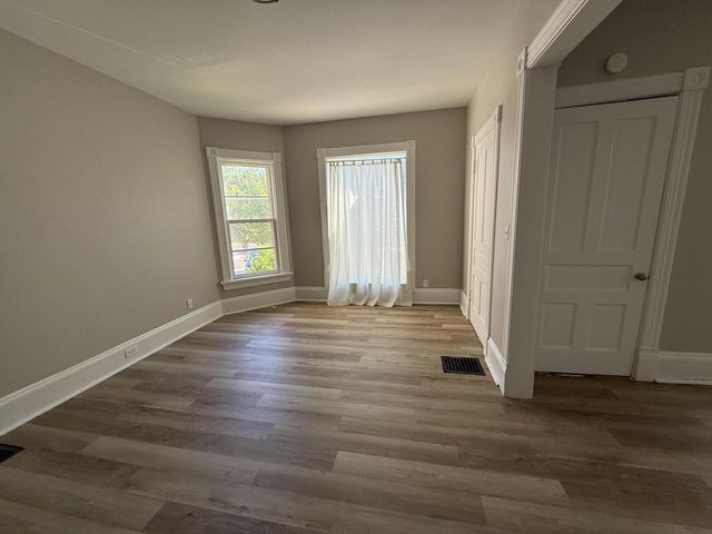 1537 E Irving PLACE, Milwaukee, WI 53202