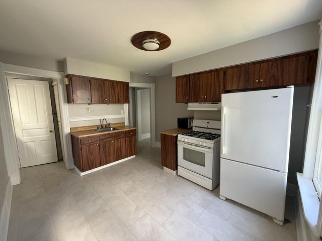 1537 E Irving PLACE, Milwaukee, WI 53202