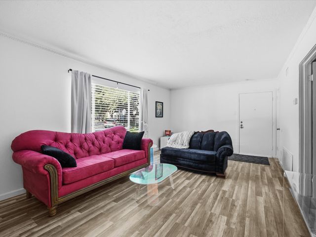 11102 Valleydale Drive A, Dallas, TX 75230